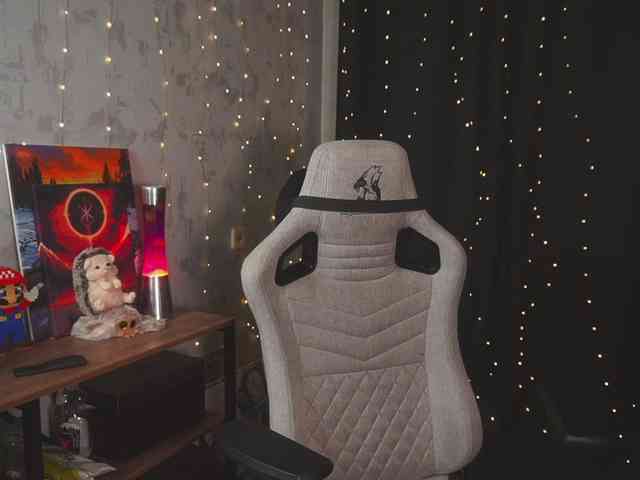 cutesoneckaaa webcam