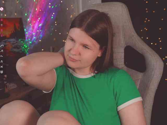 cutesoneckaaa webcam