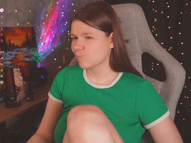cutesoneckaaa webcam