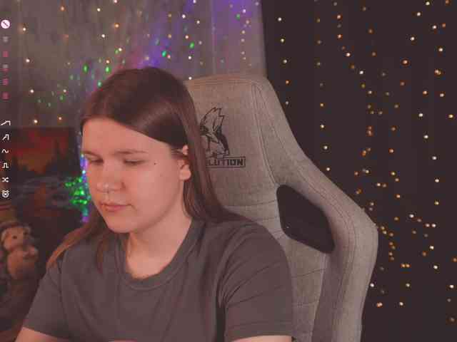 cutesoneckaaa webcam