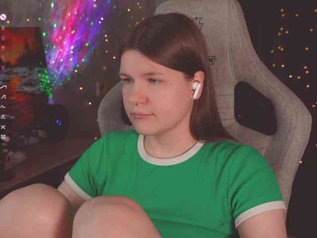 cutesoneckaaa webcam