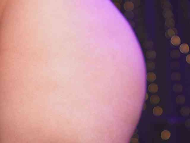 cutesoneckaaa webcam