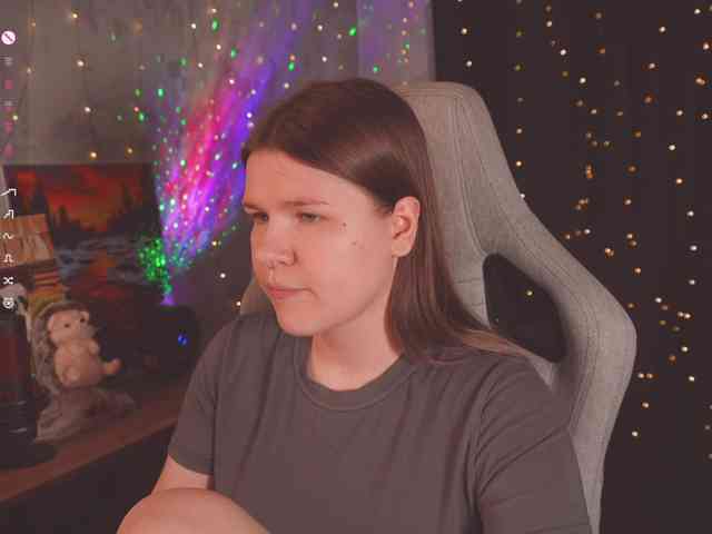 cutesoneckaaa webcam