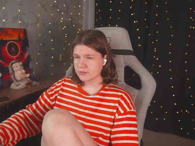 cutesoneckaaa webcam