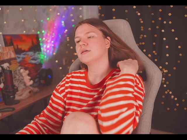 cutesoneckaaa webcam