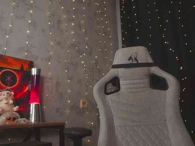 cutesoneckaaa webcam