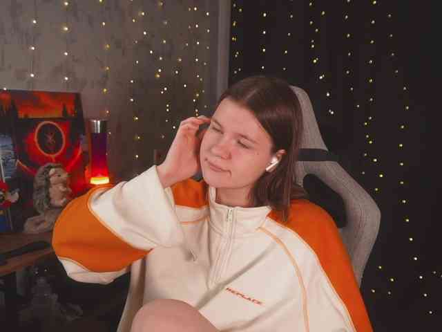 cutesoneckaaa webcam