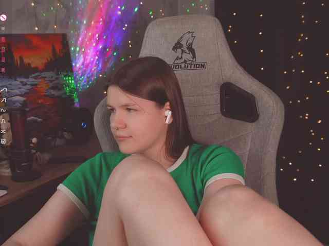 cutesoneckaaa webcam