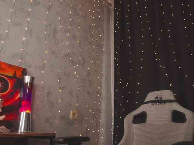 cutesoneckaaa webcam