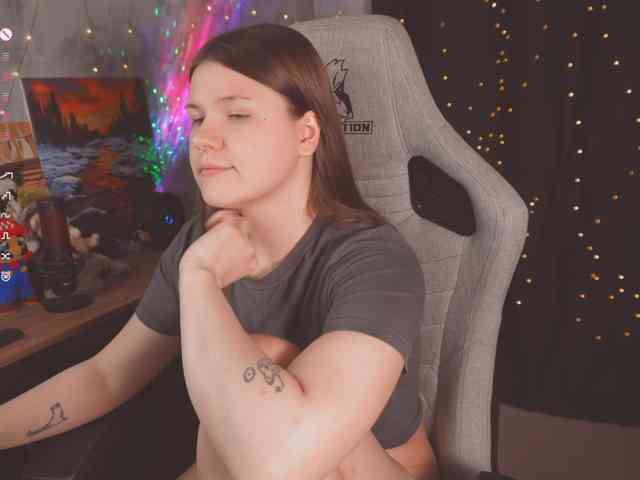 cutesoneckaaa webcam