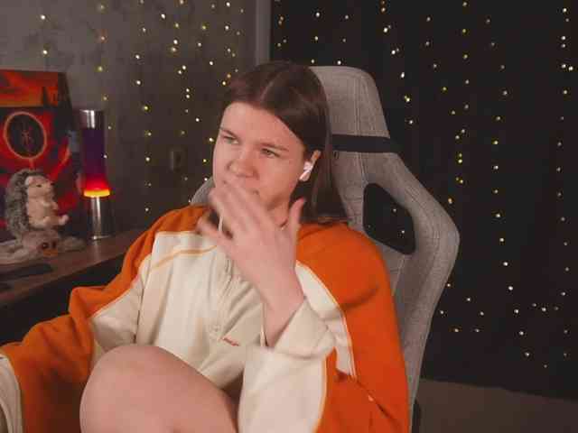 cutesoneckaaa webcam