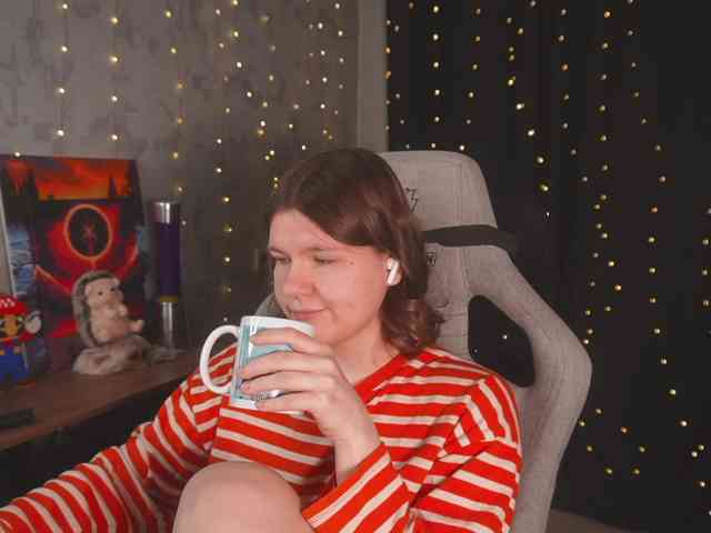 cutesoneckaaa webcam