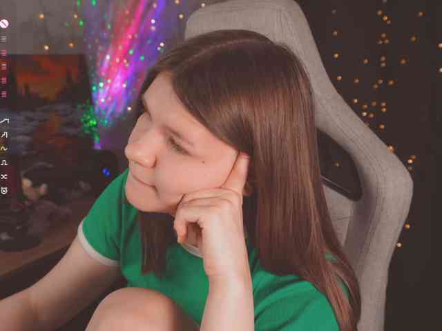 cutesoneckaaa webcam