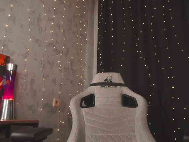 cutesoneckaaa webcam