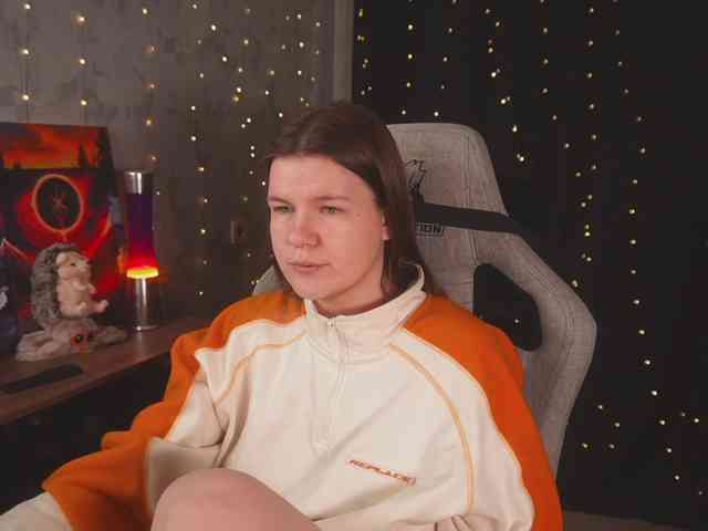 cutesoneckaaa webcam