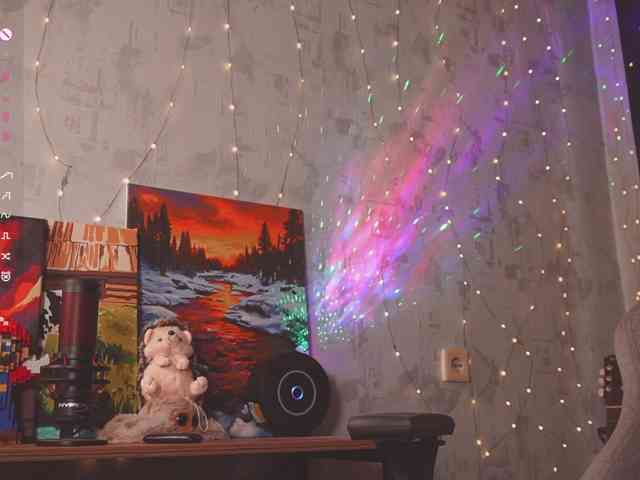 cutesoneckaaa webcam