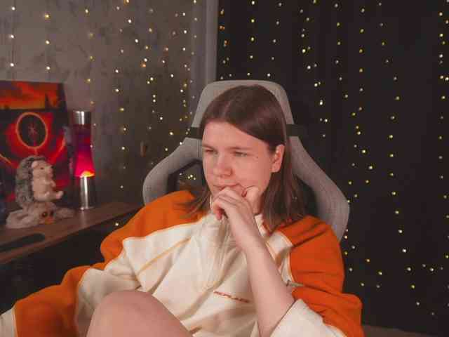 cutesoneckaaa webcam