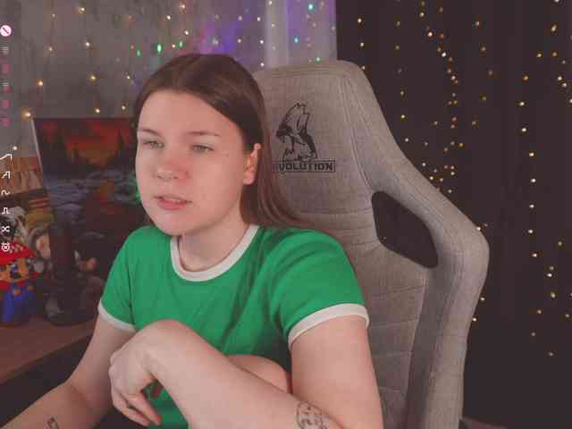 cutesoneckaaa webcam