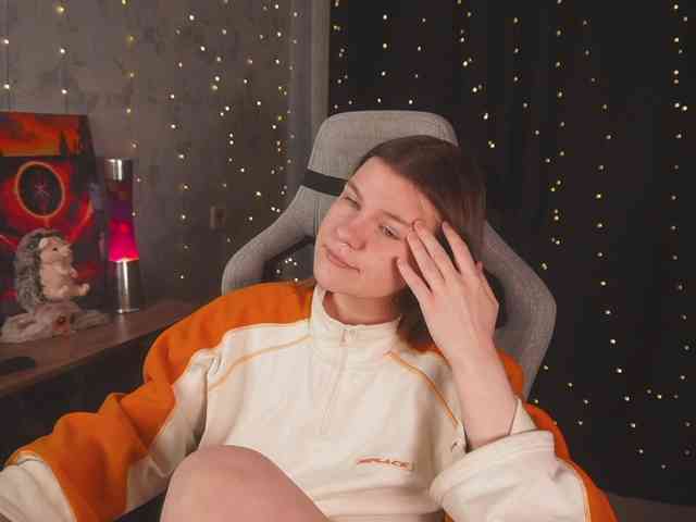 cutesoneckaaa webcam