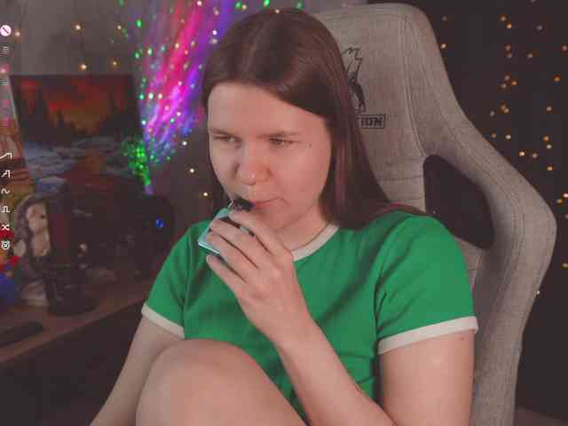 cutesoneckaaa webcam