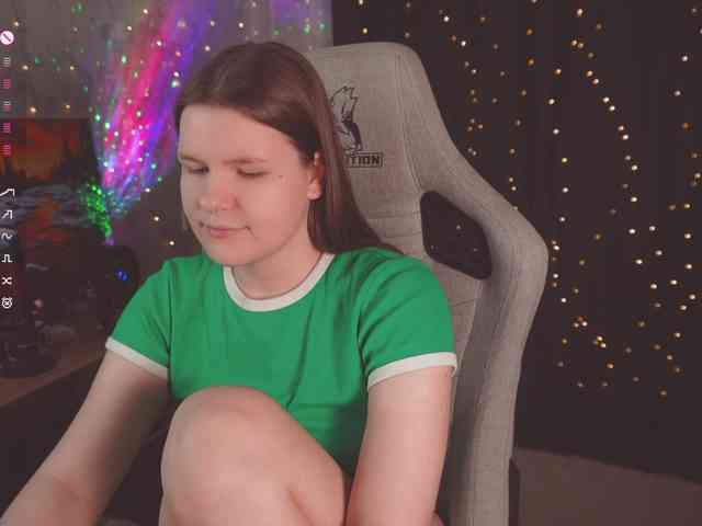 cutesoneckaaa webcam