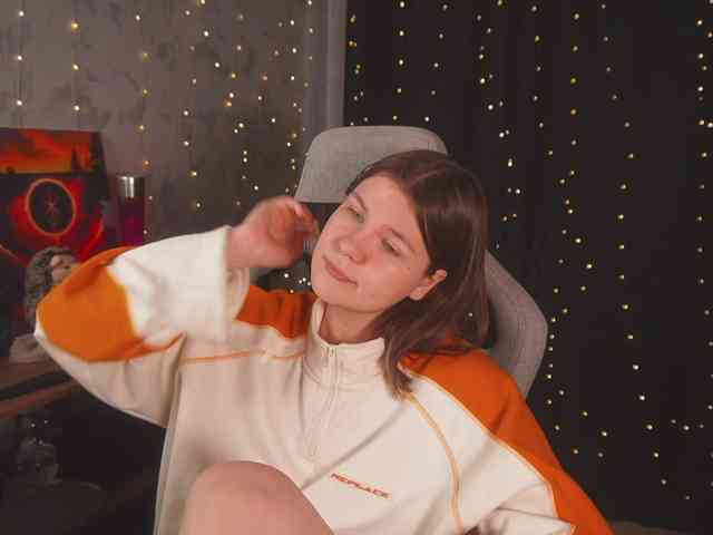 cutesoneckaaa webcam