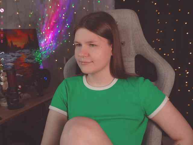 cutesoneckaaa webcam