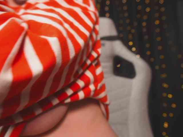 cutesoneckaaa webcam