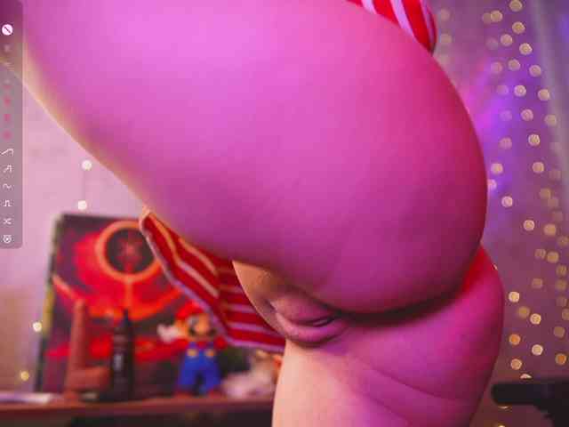 cutesoneckaaa webcam