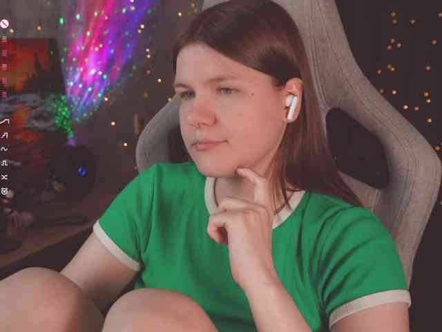 cutesoneckaaa webcam