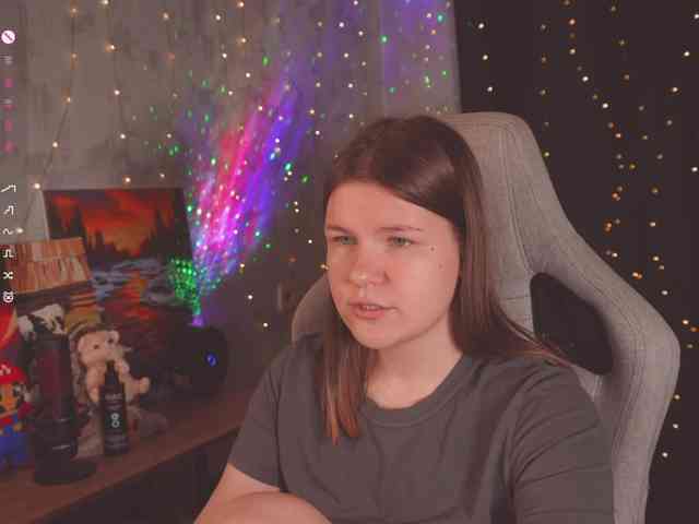 cutesoneckaaa webcam