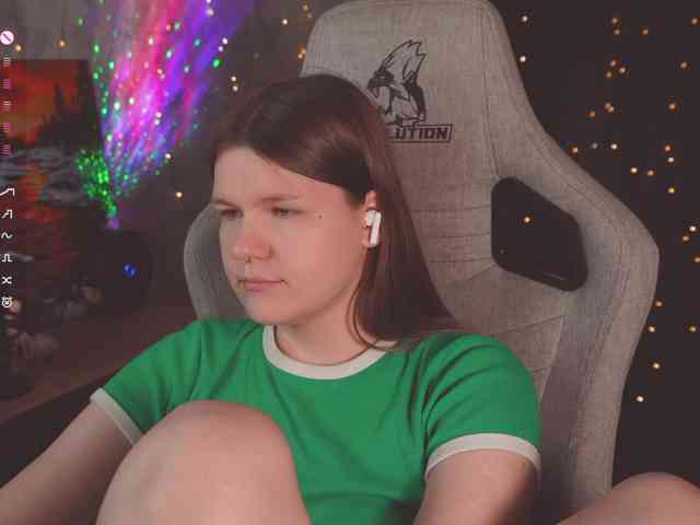 cutesoneckaaa webcam