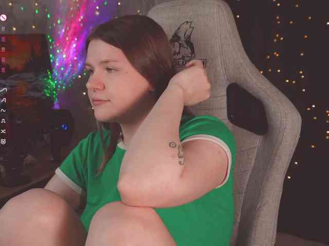 cutesoneckaaa webcam