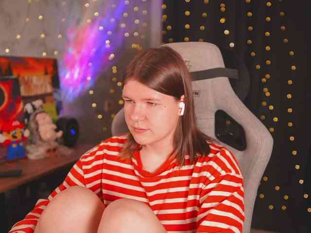 cutesoneckaaa webcam