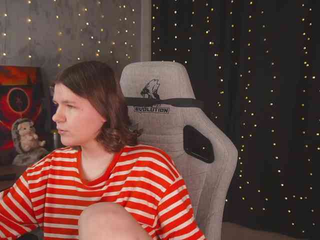 cutesoneckaaa webcam