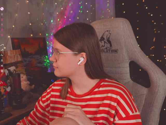 cutesoneckaaa webcam