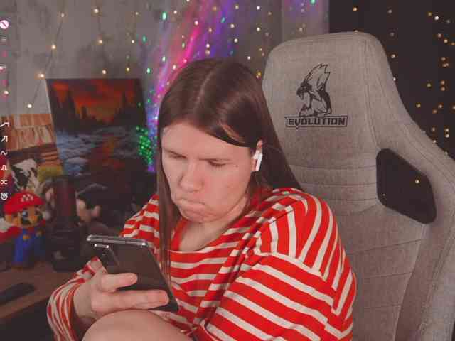 cutesoneckaaa webcam