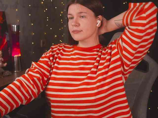 cutesoneckaaa webcam