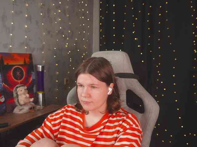 cutesoneckaaa webcam