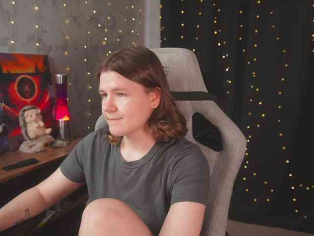 cutesoneckaaa webcam