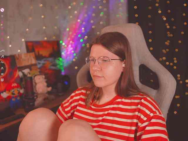 cutesoneckaaa webcam