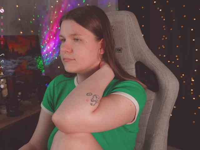 cutesoneckaaa webcam