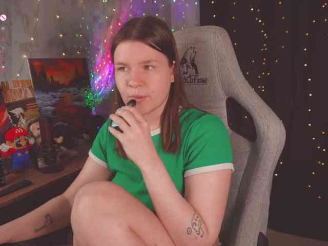 cutesoneckaaa webcam