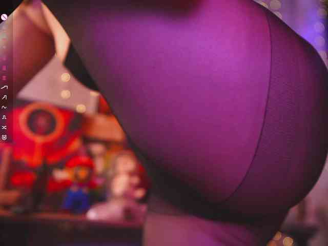 cutesoneckaaa webcam