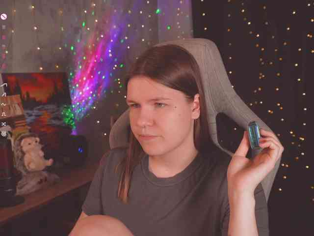 cutesoneckaaa webcam