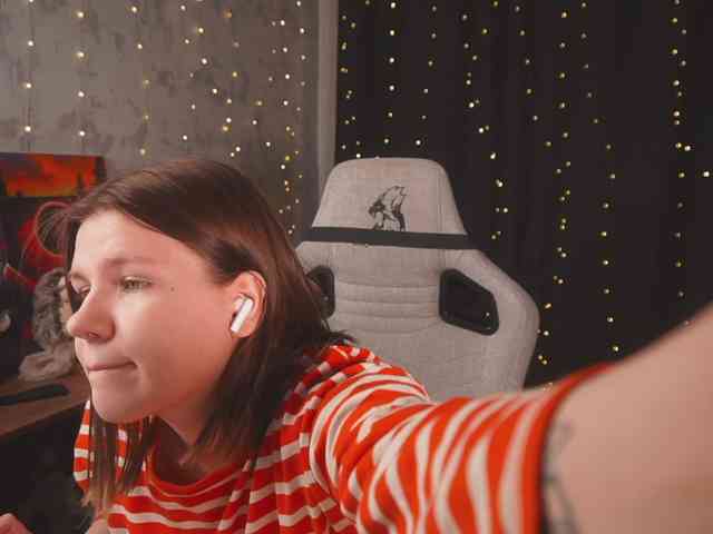 cutesoneckaaa webcam