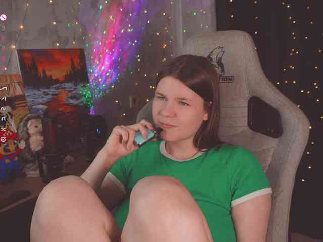 cutesoneckaaa webcam