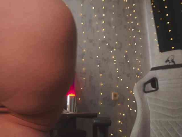 cutesoneckaaa webcam