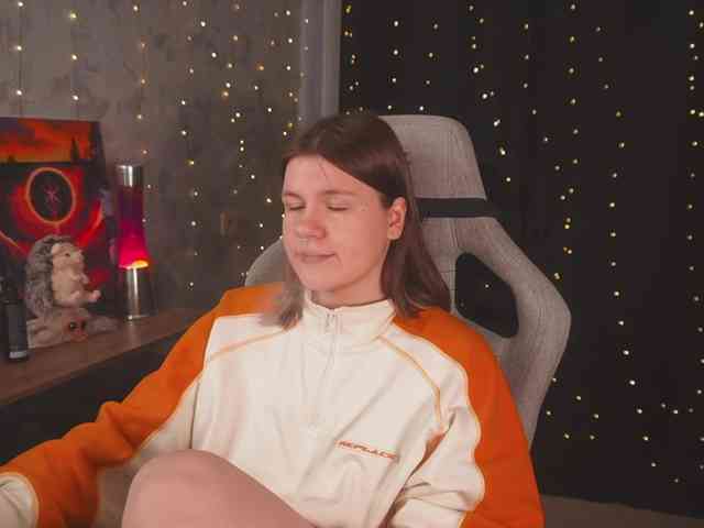 cutesoneckaaa webcam