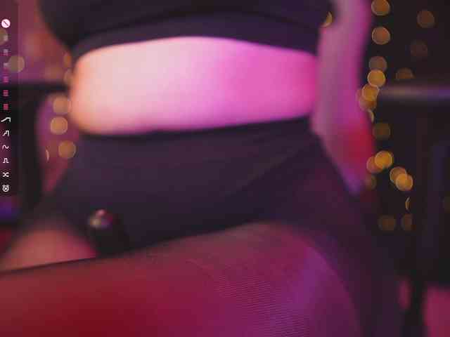 cutesoneckaaa webcam